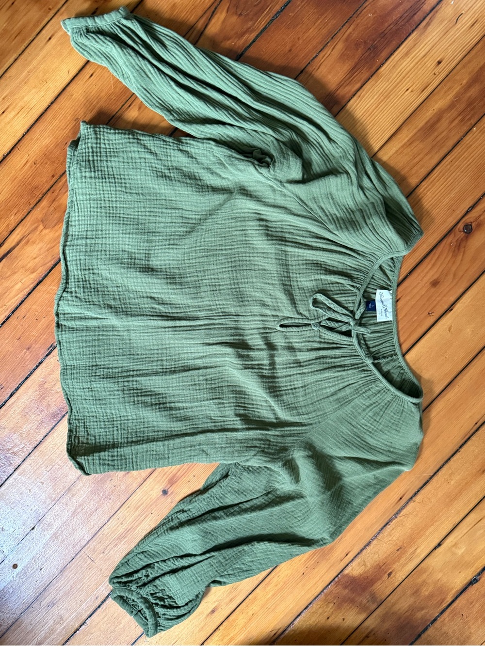 Universal Thread Olive Green Peasant Tunic Top